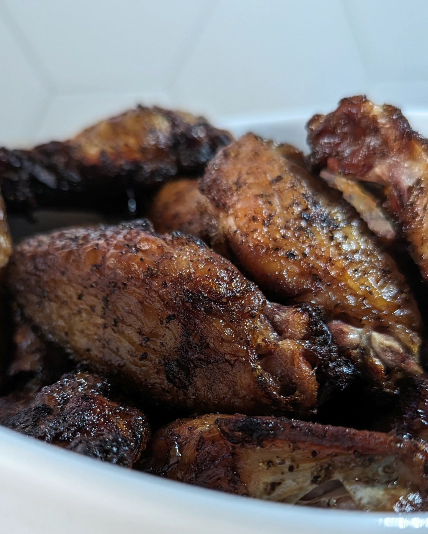 Wing Wednesday! Lemon pepper wings!These wings are pre seasoned and ready to go from @staterbros all I did was give them a healthy dose of @bearmountainbbq oak smoke and then crisped them up at the end with some higher heat. 185 for about 2 hours and then 425 for 15-20 minutes did the trick. I love that they hooked it up with so many flats! #chickenwings #bearmountainbbq #lemonpepper #lemonpepperwings